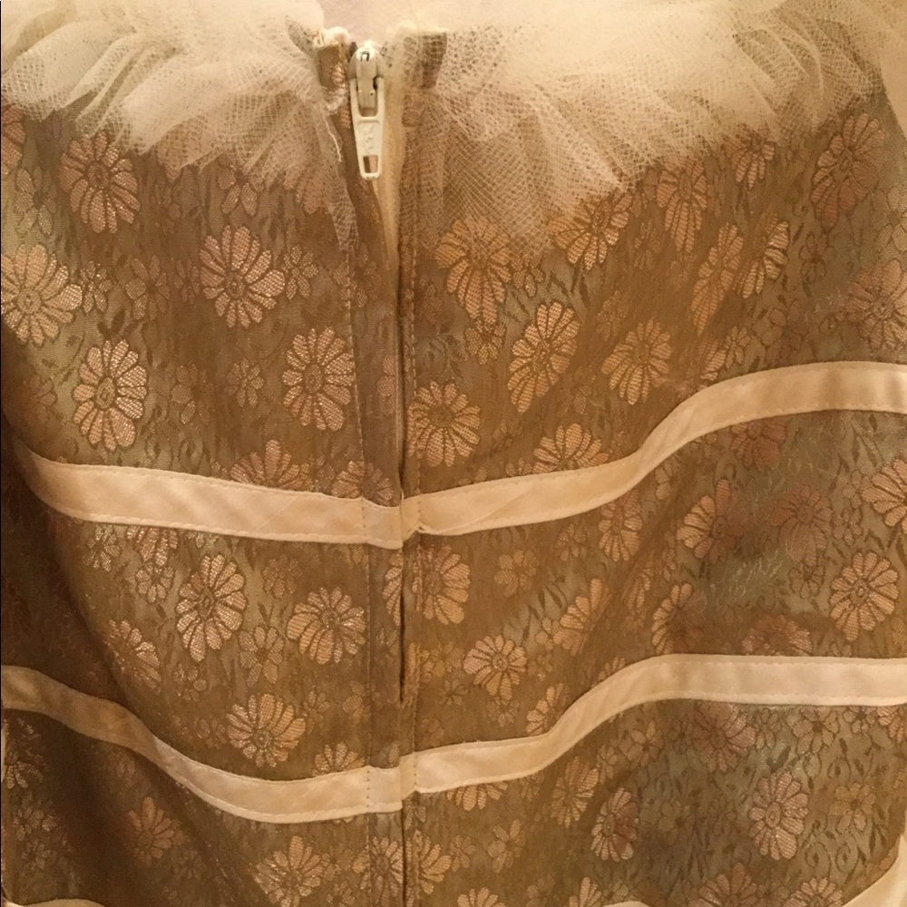 Dress - Picture 8 of 8